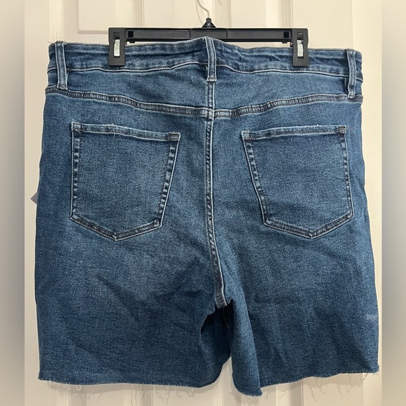 SOLD Ava & Viv Women’s High Waste Denim Shorts, Blue, Size 18, Brand New - Picture 2 of 9